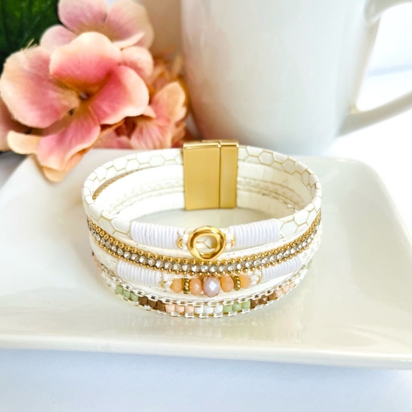 White Leather Rhinestone Bead Bracelet - Picture 5 of 7